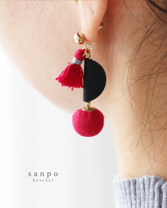 赤と黒のピアス