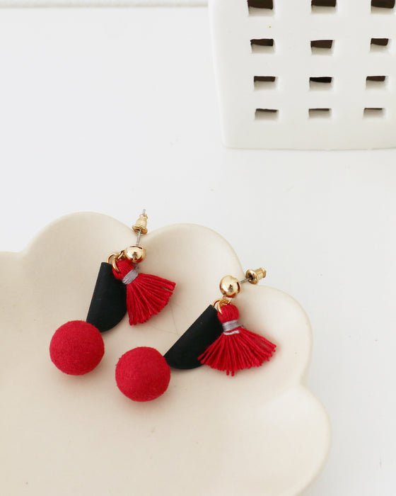 赤と黒のピアス