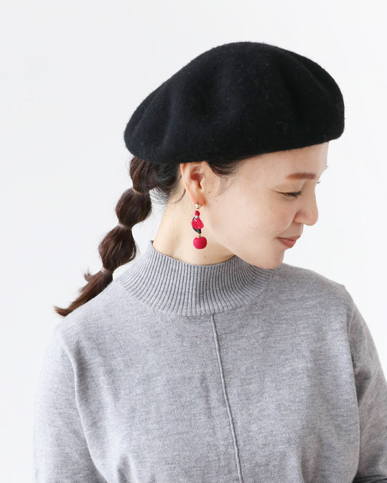 赤と黒のピアス