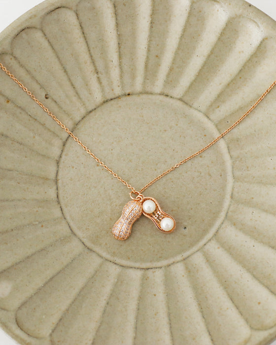 パールピーナッツネックレス