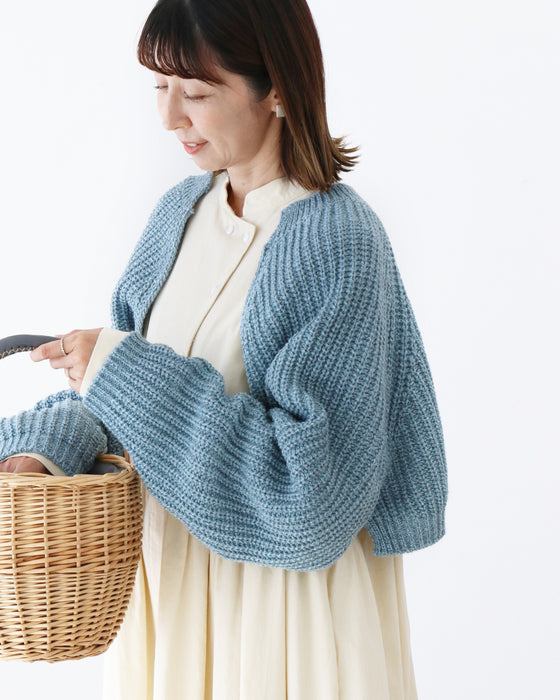 サッと羽織れるニットボレロ