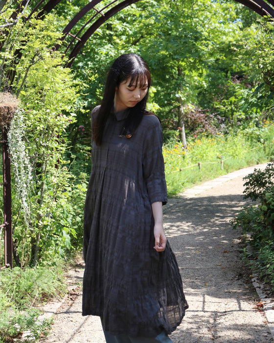 肩の力を抜いた大人のきちんと感ワンピース