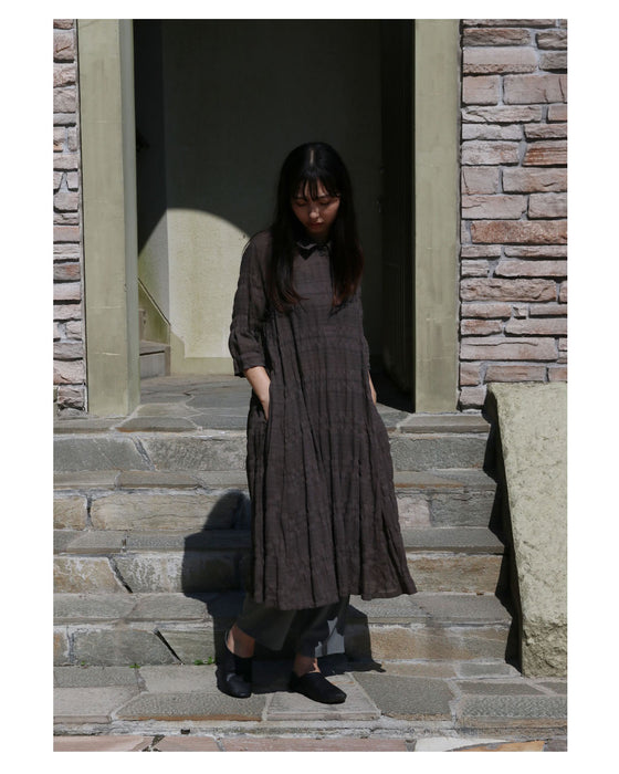 肩の力を抜いた大人のきちんと感ワンピース