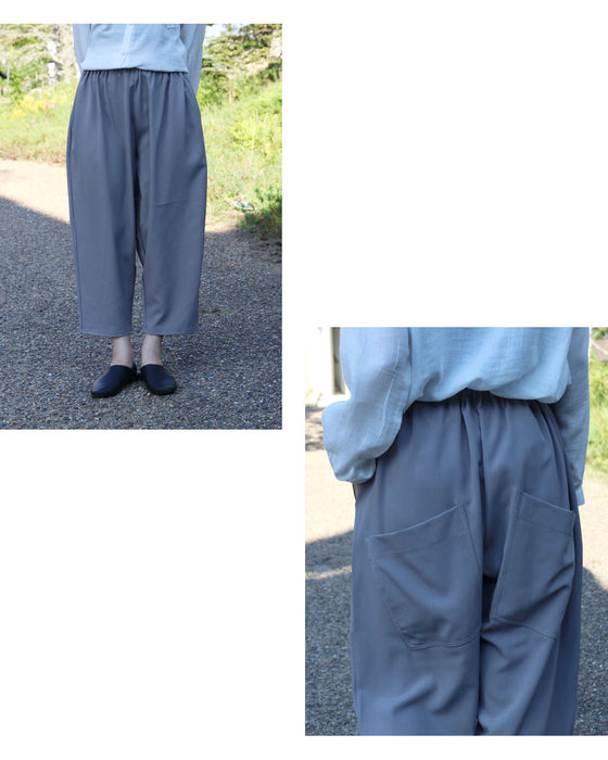 締めつけず、品よく整う パンツ