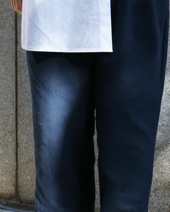 やわらかく品よくパンツ