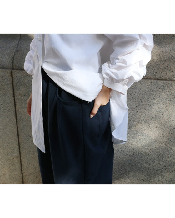 やわらかく品よくパンツ