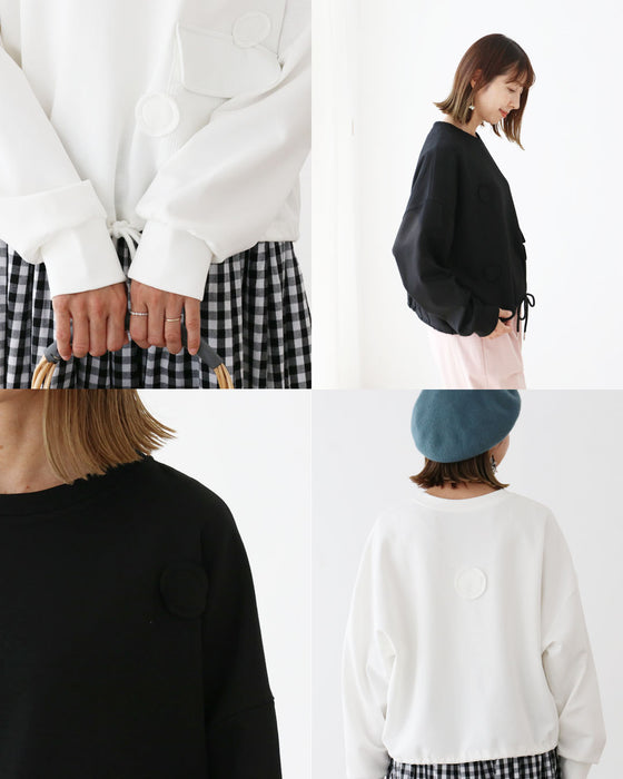 ワンポイントで差がつく遊び心ある一枚トップス