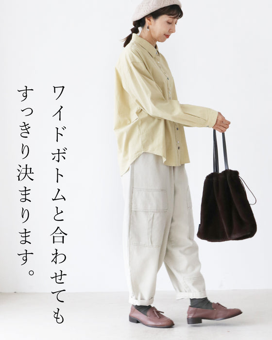 (全2色）視線を惹きつける整わないボタンの可愛さ　シャツ
