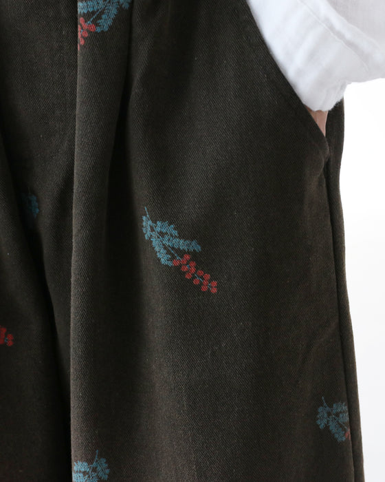 ゆったり花柄リラックスパンツ