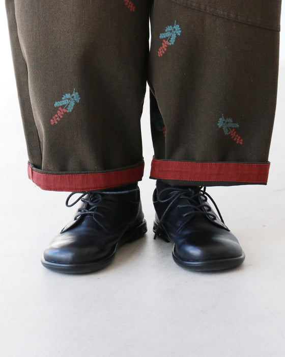 ゆったり花柄リラックスパンツ