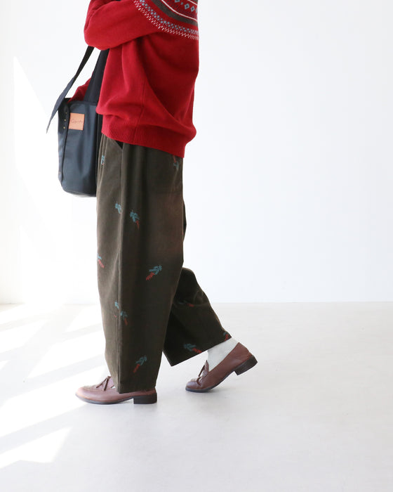 ゆったり花柄リラックスパンツ