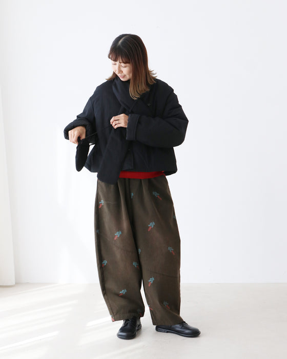 ゆったり花柄リラックスパンツ