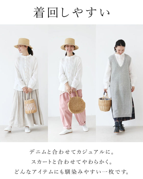 さりげなく目を引く彩り刺繍ガーゼブラウス