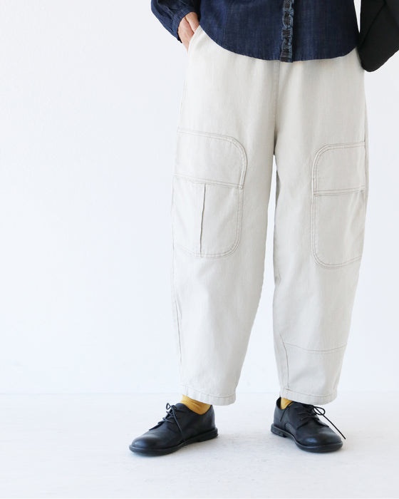 コクーンシルエットパンツ