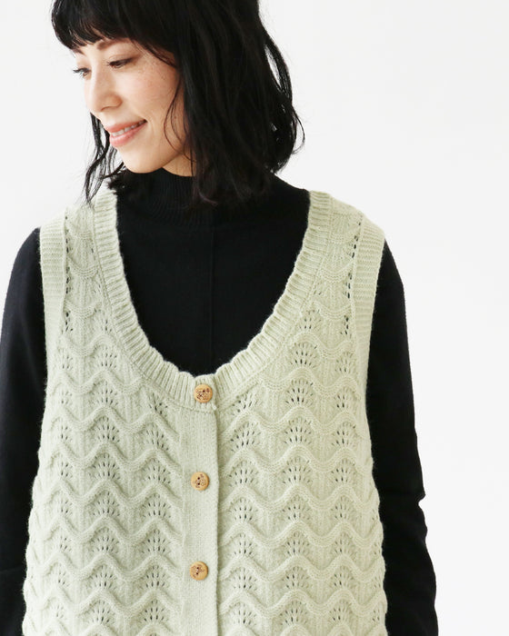 なみなみ立体ニットベスト