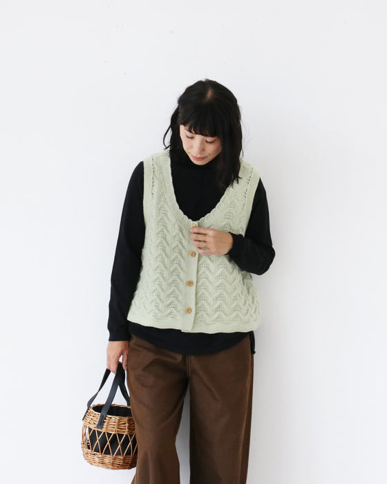 なみなみ立体ニットベスト