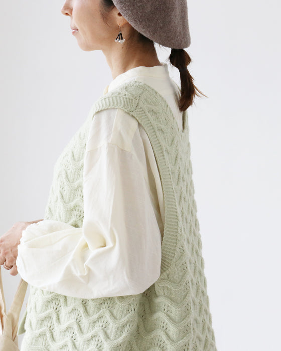 いつもの服にプラスワン着映えを叶えるベスト
