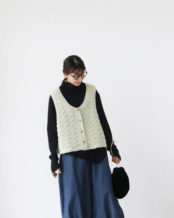 いつもの服にプラスワン着映えを叶えるベスト
