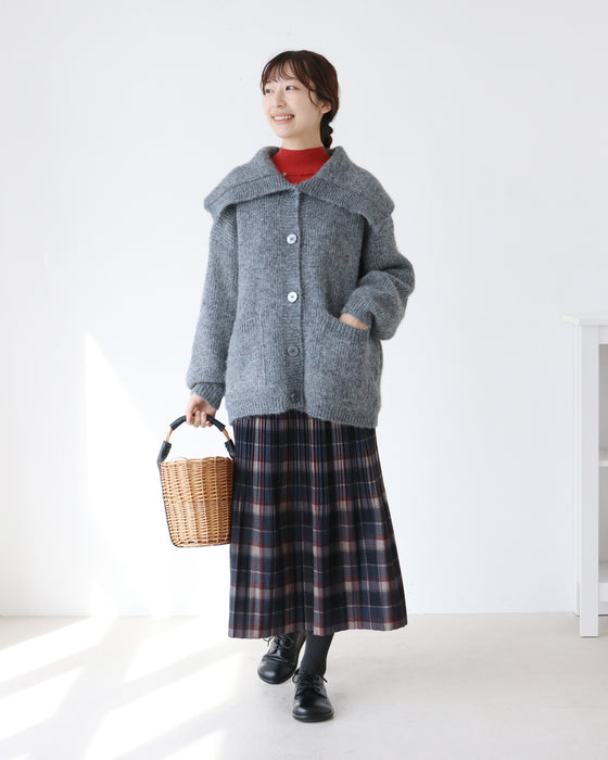 ビッグカラーでつくる自然な可愛さ カーディガン