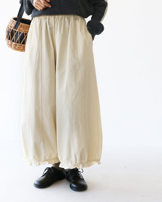裾フリルコットンパンツ