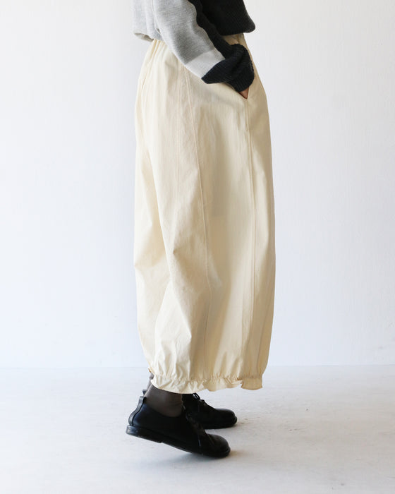 裾フリルコットンパンツ