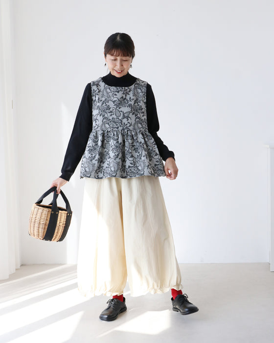 裾フリルコットンパンツ