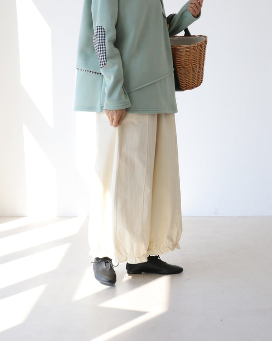 裾フリルコットンパンツ