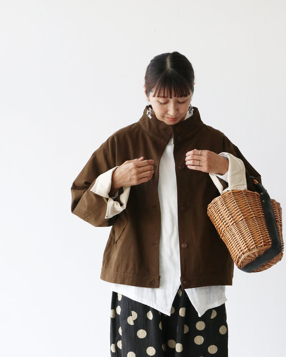 季節の変わり目軽やかアウター