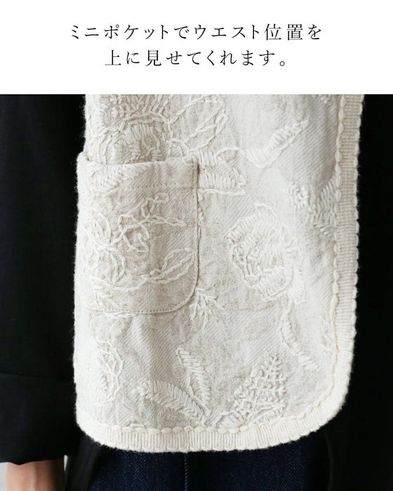 コーデをあか抜け見せ花刺繍ベスト