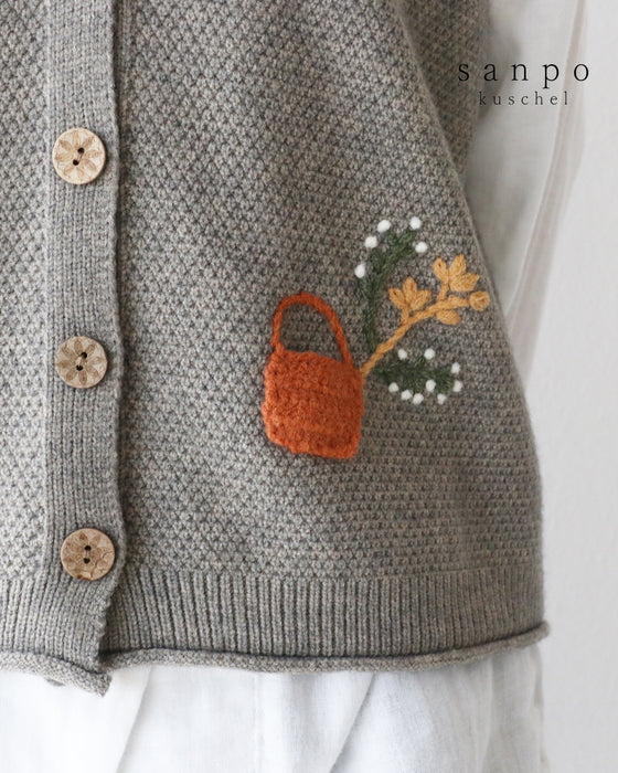 ほっこり花刺繍ベスト