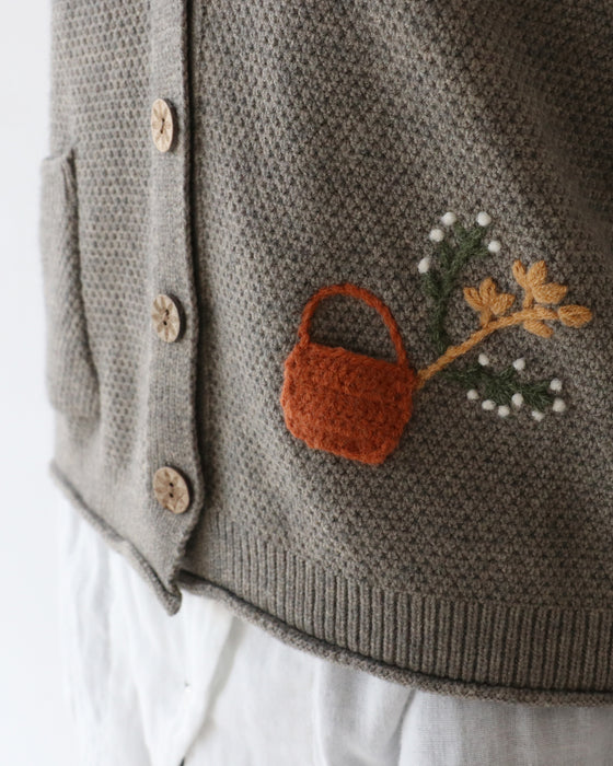 ほっこり花刺繍ベスト