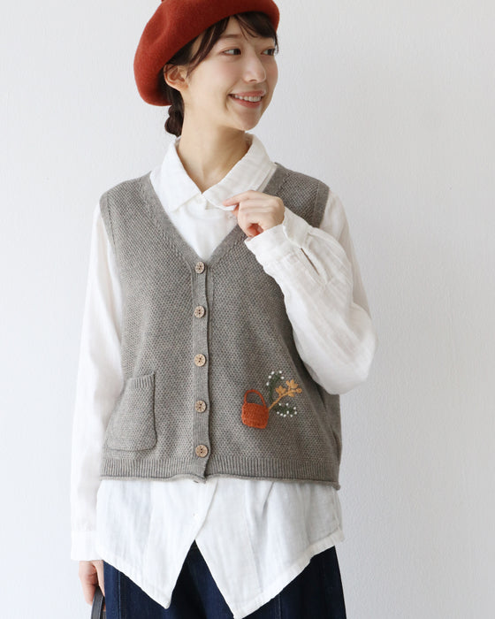 ほっこり花刺繍ベスト