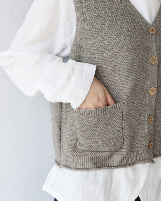 ほっこり花刺繍ベスト