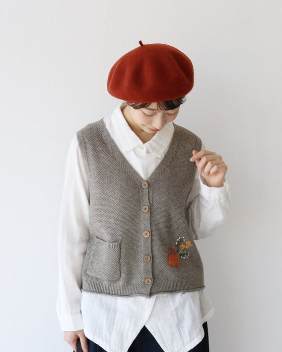 ほっこり花刺繍ベスト