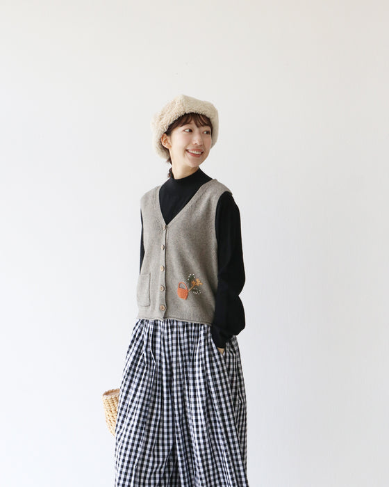 ほっこり花刺繍ベスト