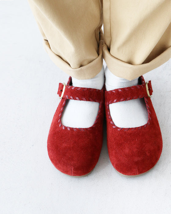 歩くたび、心が弾むスウェードステッチレザー靴