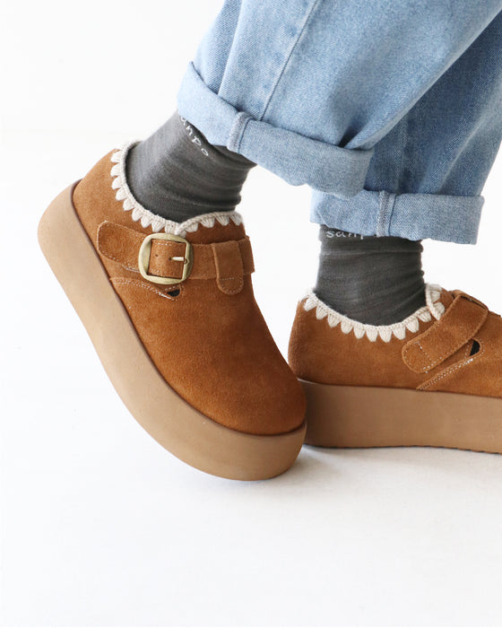 脱ぎ履きらくらく、気分はほっこりスウェードシューズ