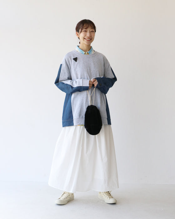 誰でも楽しめる異素材トップス