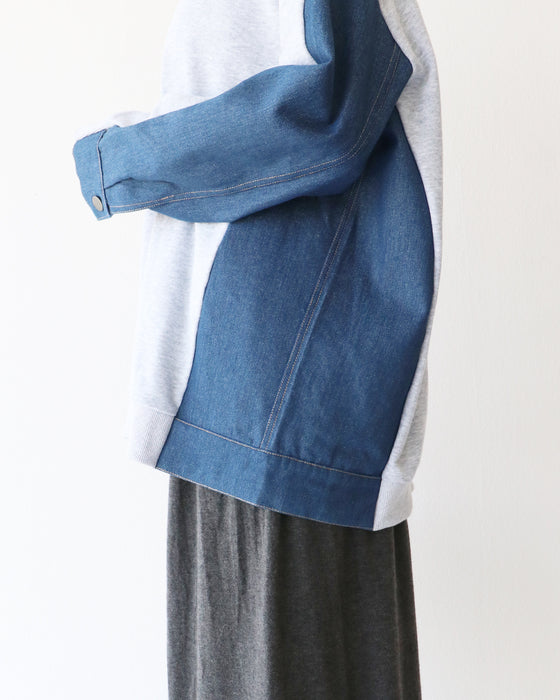 誰でも楽しめる異素材トップス