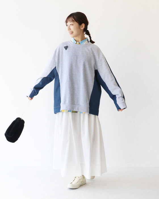 誰でも楽しめる異素材トップス