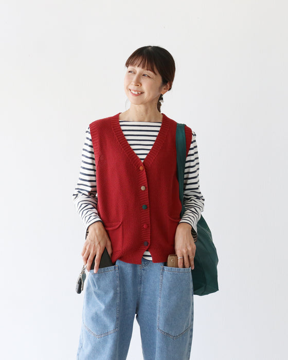 カラフルボタンの万能ベスト