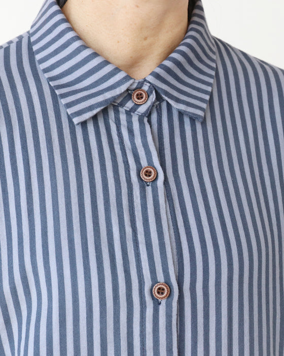 肌触り良しのコットンシャツ