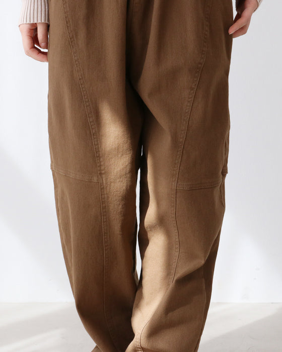 伸縮性抜群すっきりパンツ