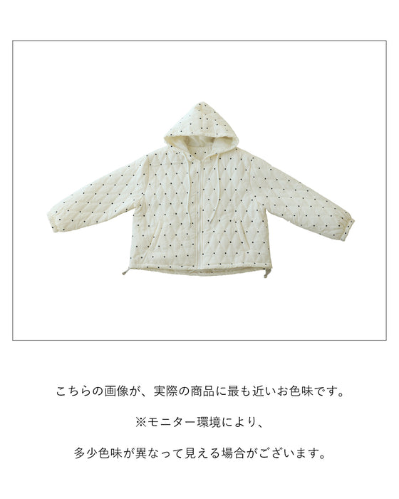 パーカー感覚で着られる刺繍アウター