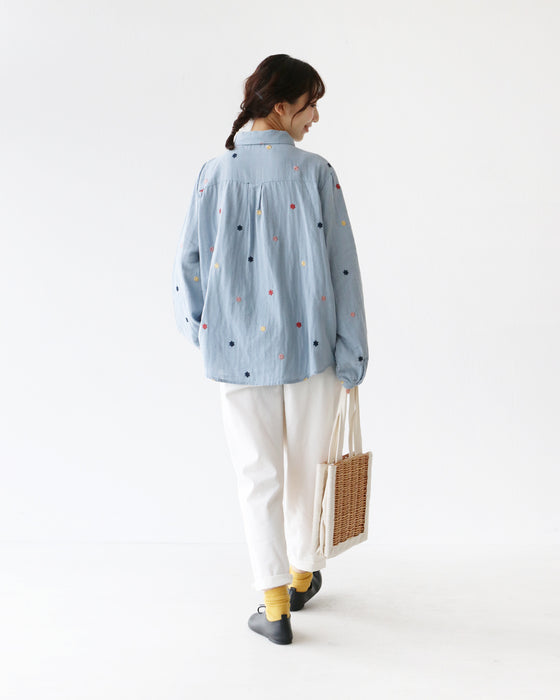 色花刺繍のガーゼシャツ