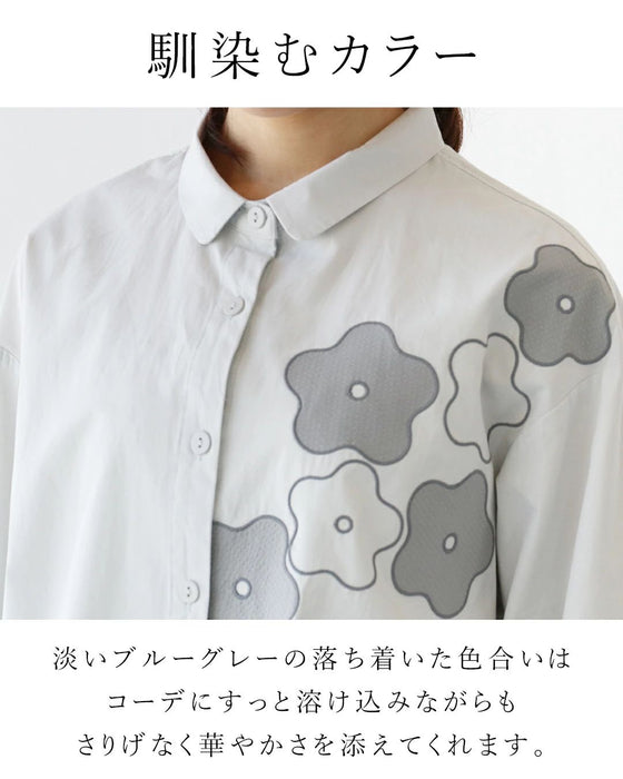 縦ライン強調ですっきり 花刺繍ブラウス