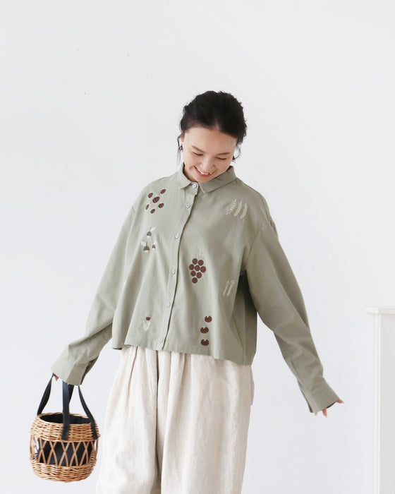 たべもの刺繍シャツトップス