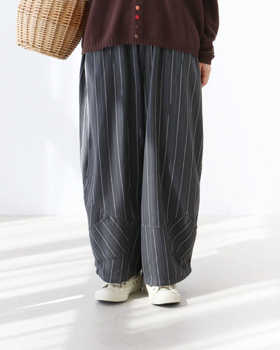 ストライプパンツ