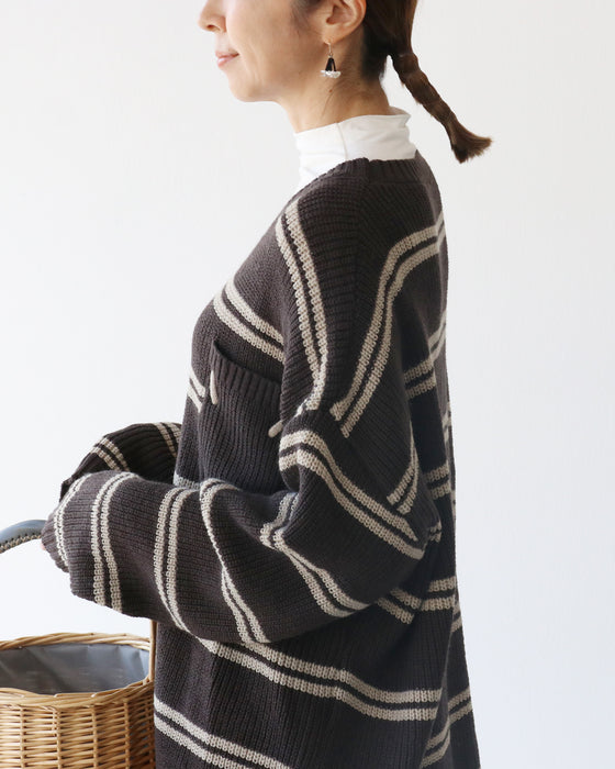 リラックスできる着心地ニット