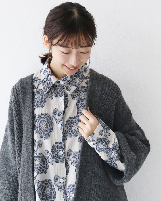 華やかな織り柄シャツ